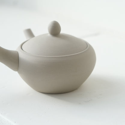 Nankei Tea Pot Medium Sand